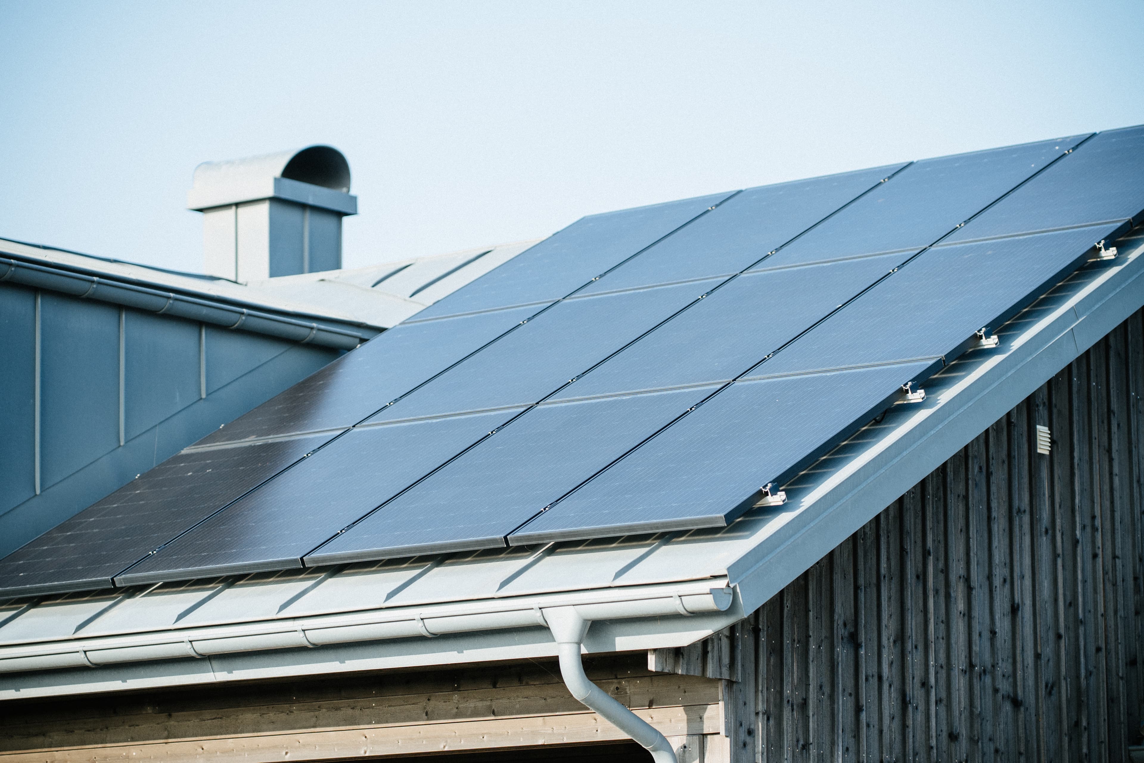 Solpaneler på hustaket